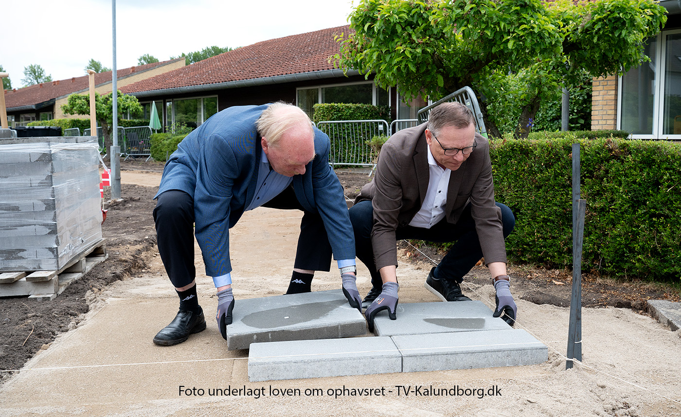 De første fliser er nu lagt til Sjællands første demensby