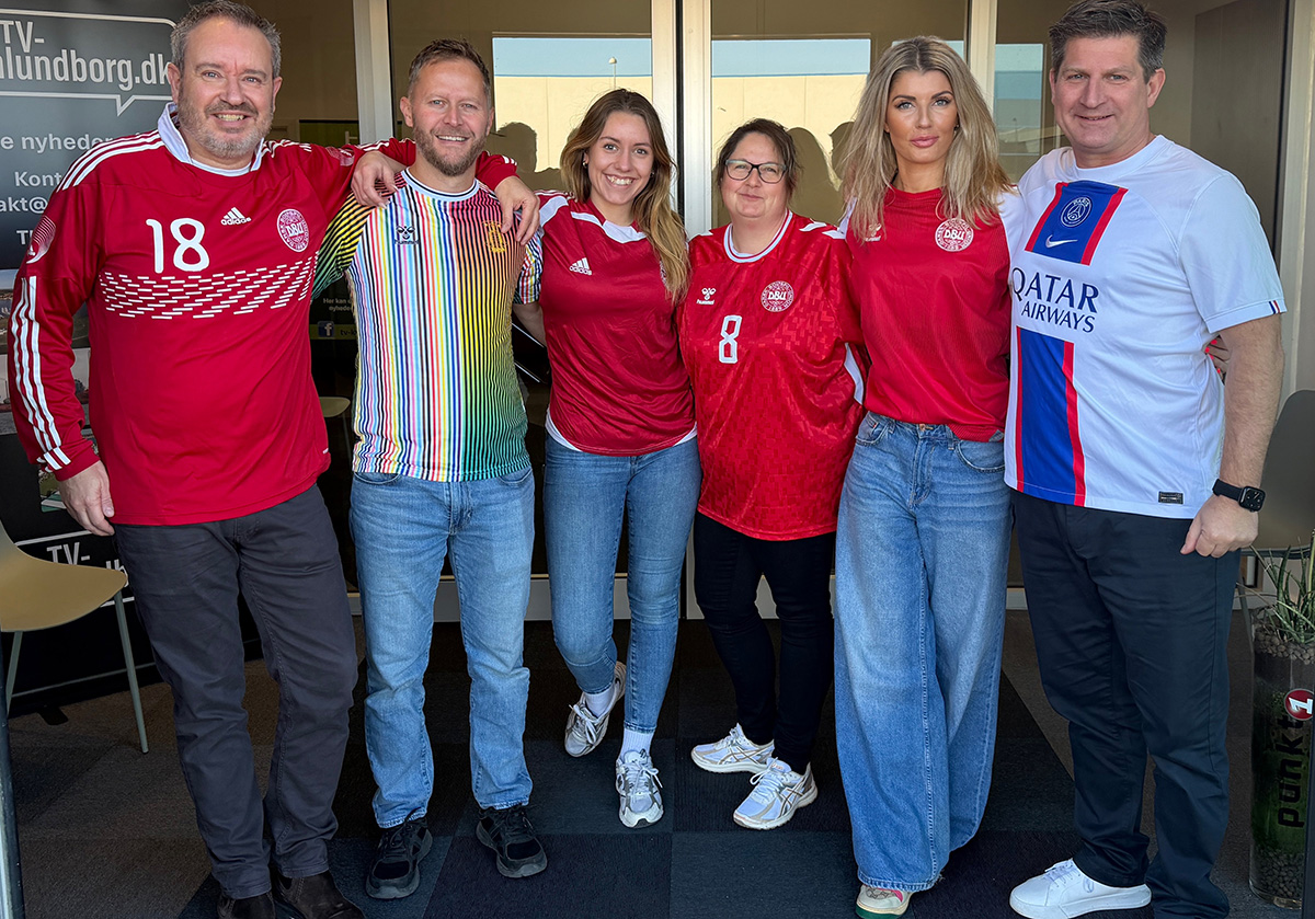 FodboldtrøjeFredag: Vis jeres støtte – send et foto til TV-Kalundborg