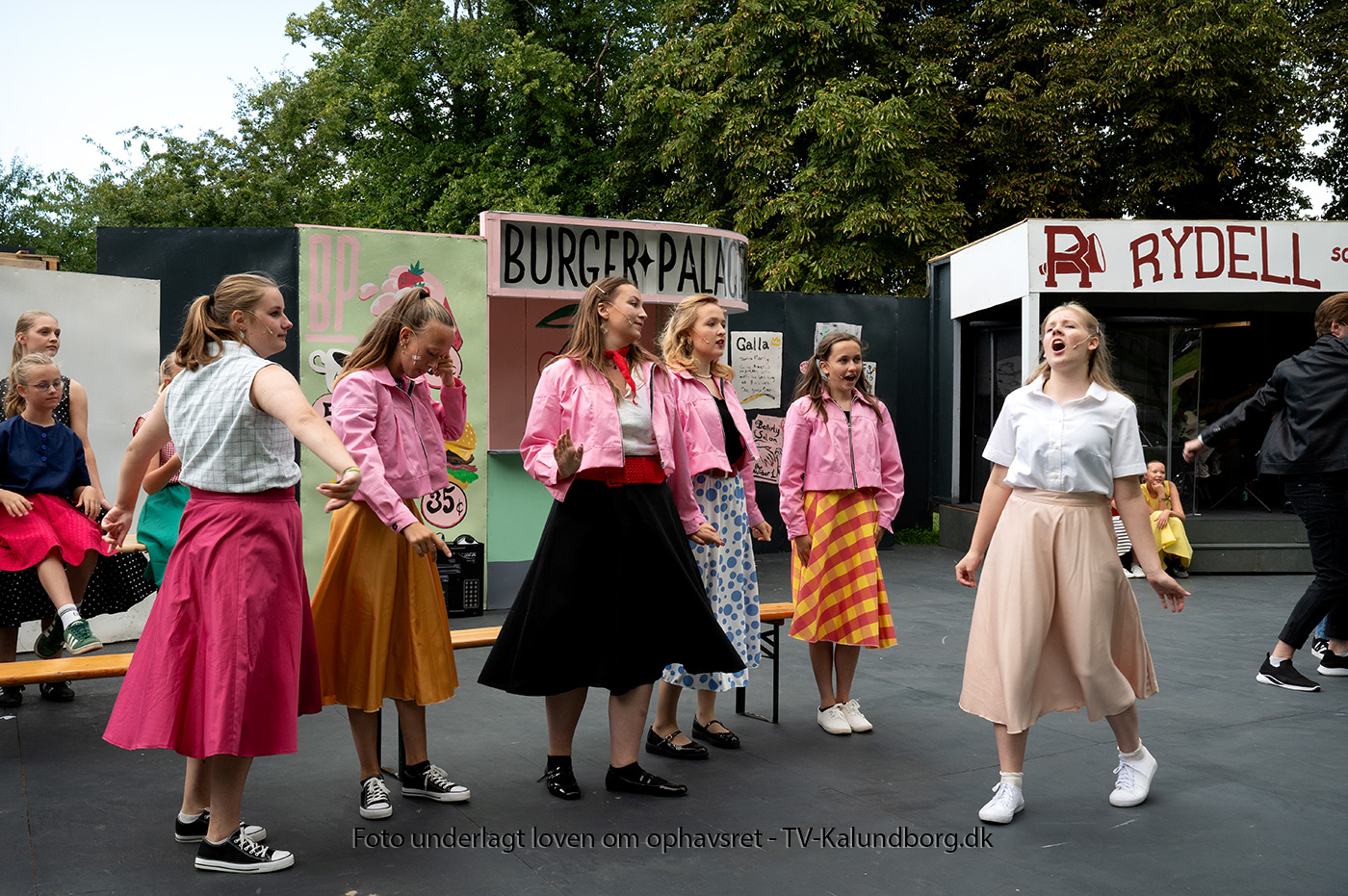 Musical med både kærlighed, hårspray og højt hår