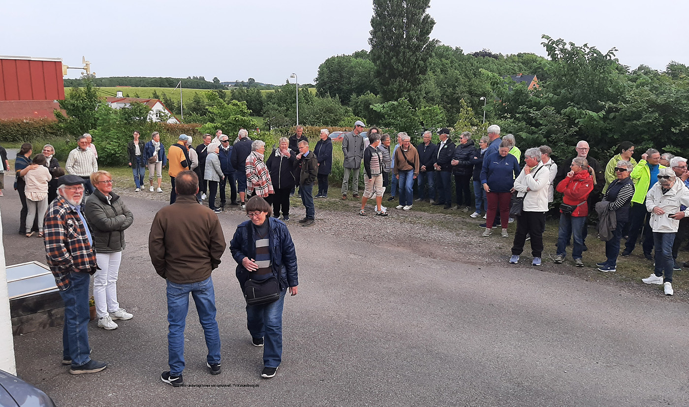 90 mødte op til byvandring i landsby
