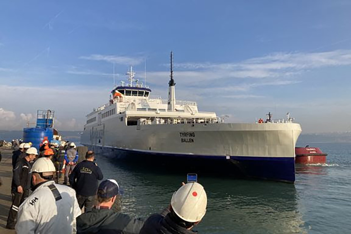 Elfærgen Tyrfing sætter kurs mod Danmark