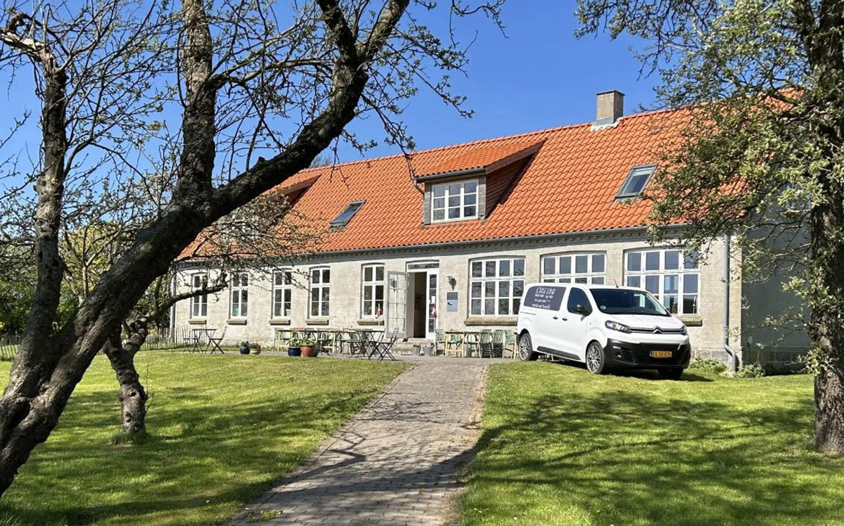 Fejrer første år med fødselsdagsbrunch