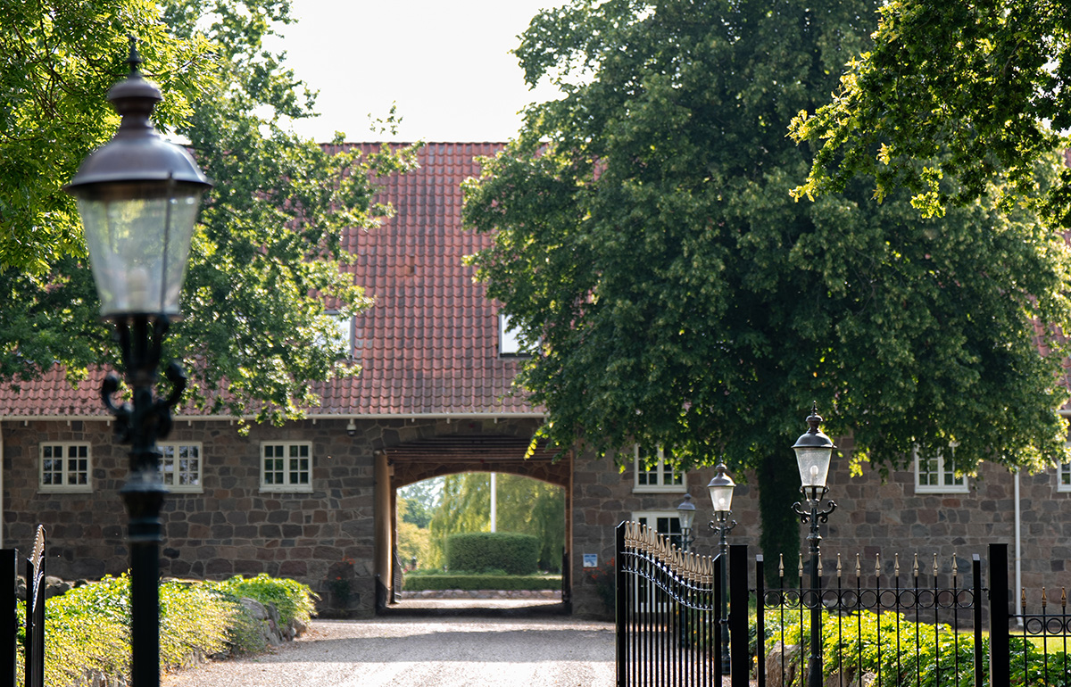 Eksklusivt landsted med sjæl, ro og rum til livets store begivenheder