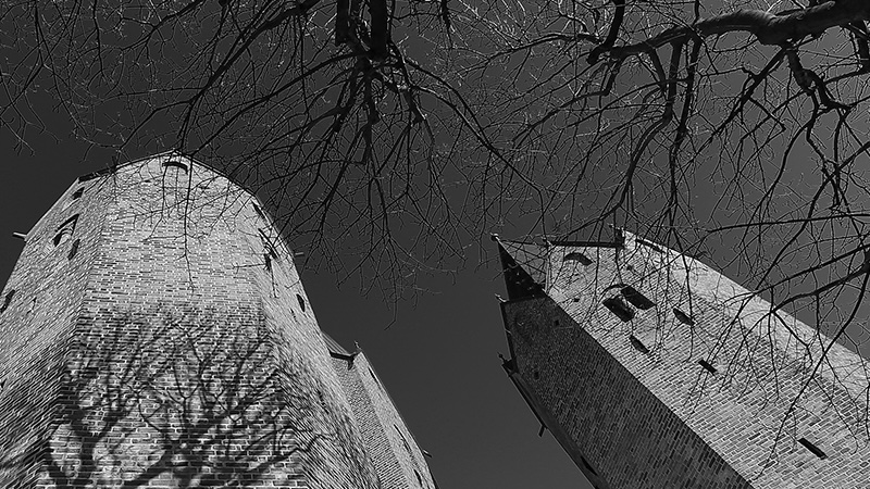 Byvandring i den vintermørke by