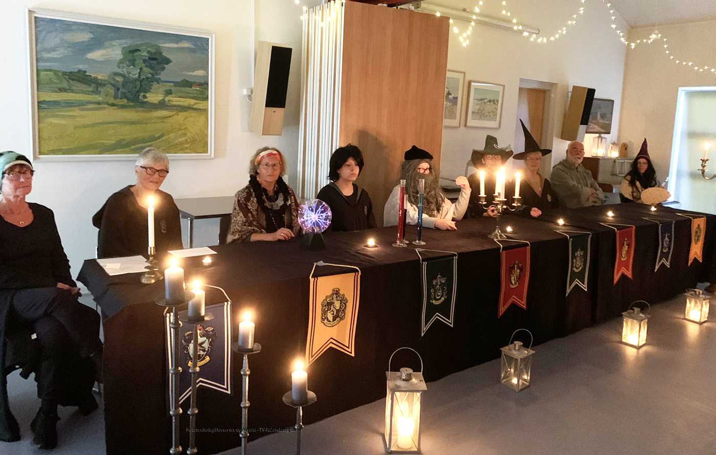 Kirke omdannet til troldmandsskole 