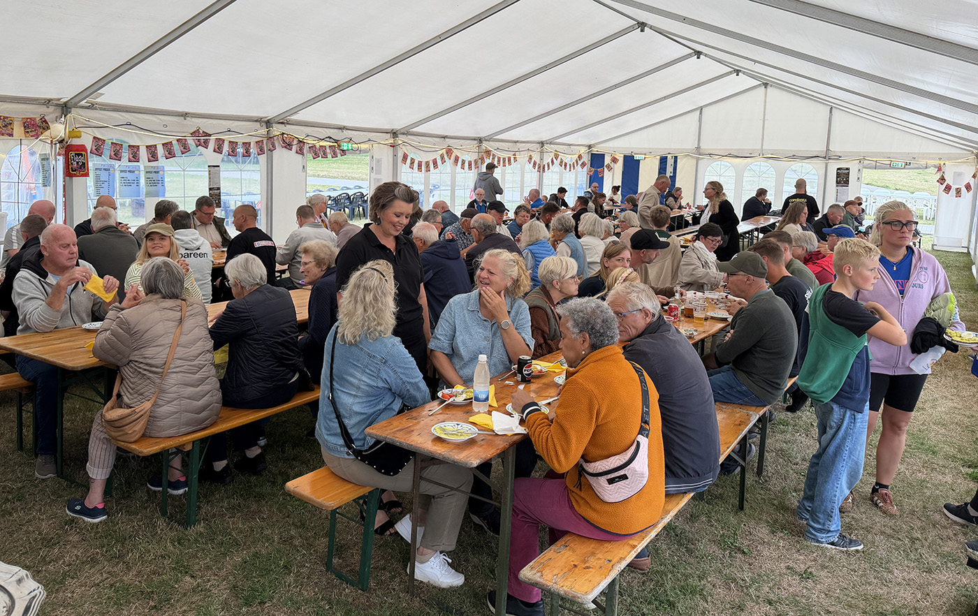 Byfest ved Hvidebækhallen samlede store og små