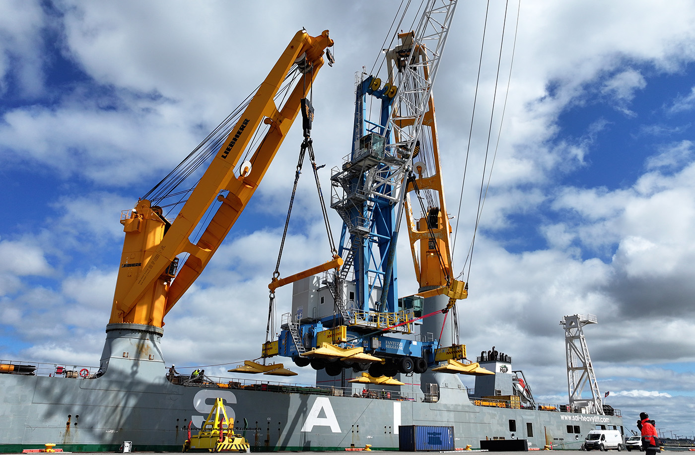 Havnekran stævner ud mod Sortehavet