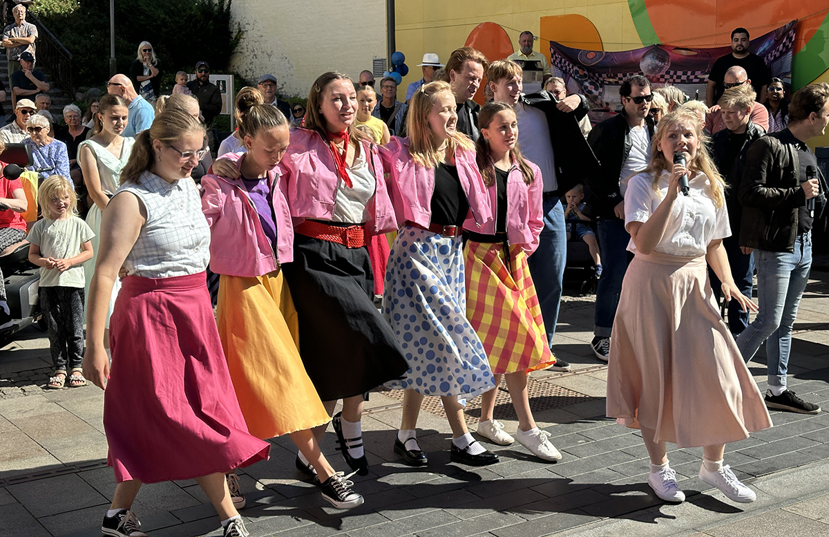 "Grease" stemning i gågaden