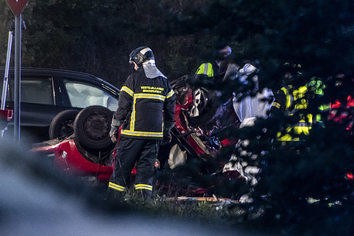 Fem personer kommet til skade i alvorlig ulykke