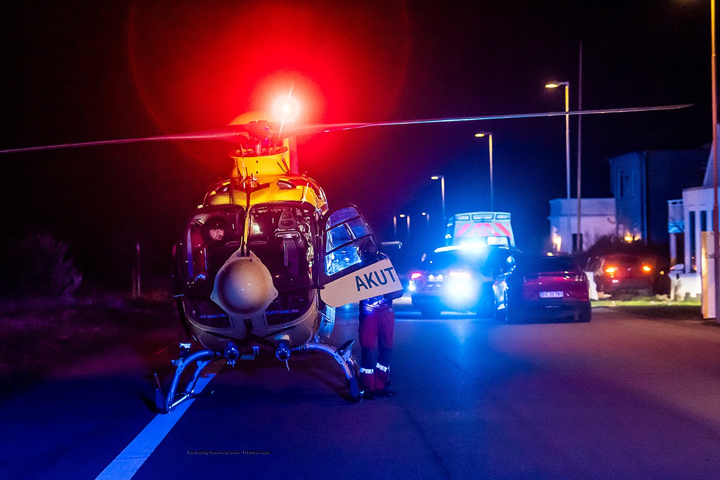 Video: Flugtbilist kørte gennem gågaden flere gange i høj fart