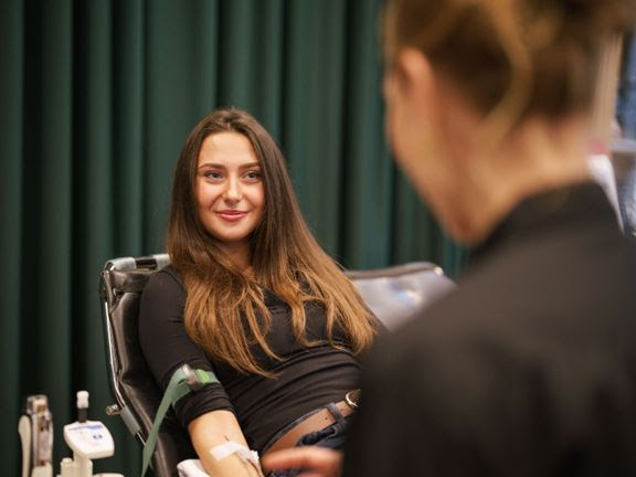 Danmark mangler 30.000 bloddonorer: Nyt initiativ skal få flere unge til at melde sig