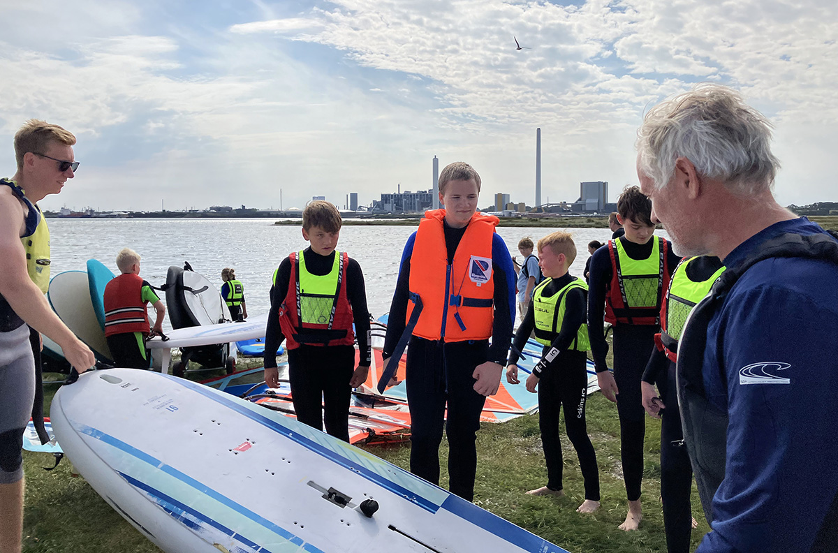 Idrætsundervisning er flyttet til havet