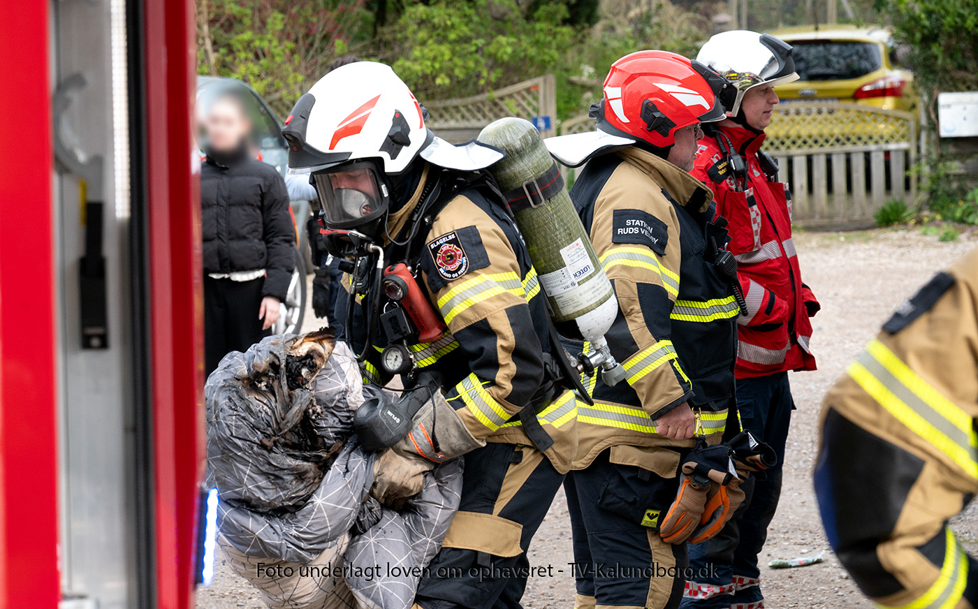 Hund reddet ud fra brand i lejlighed
