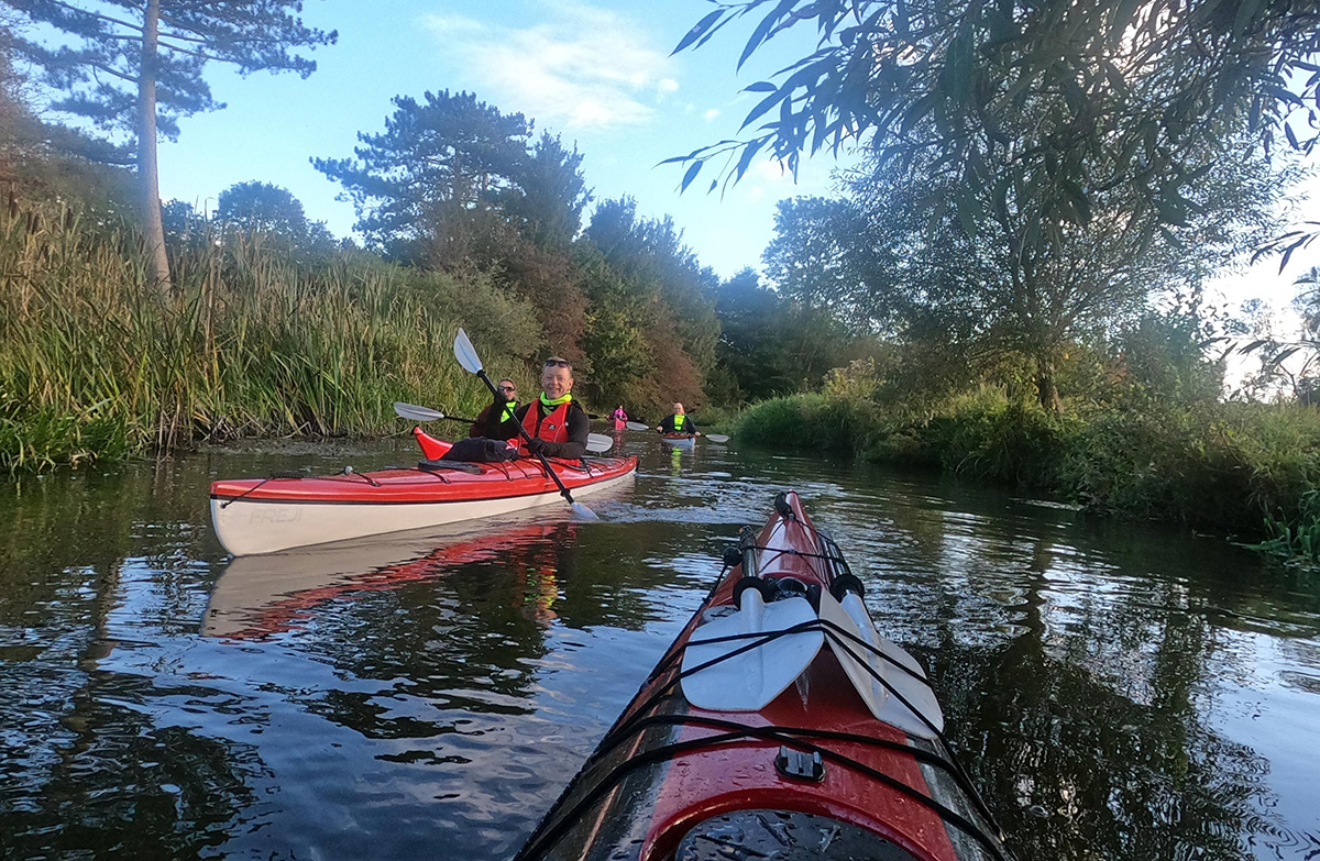 Vandglæde og fællesskab rykker ind på parkeringspladsen