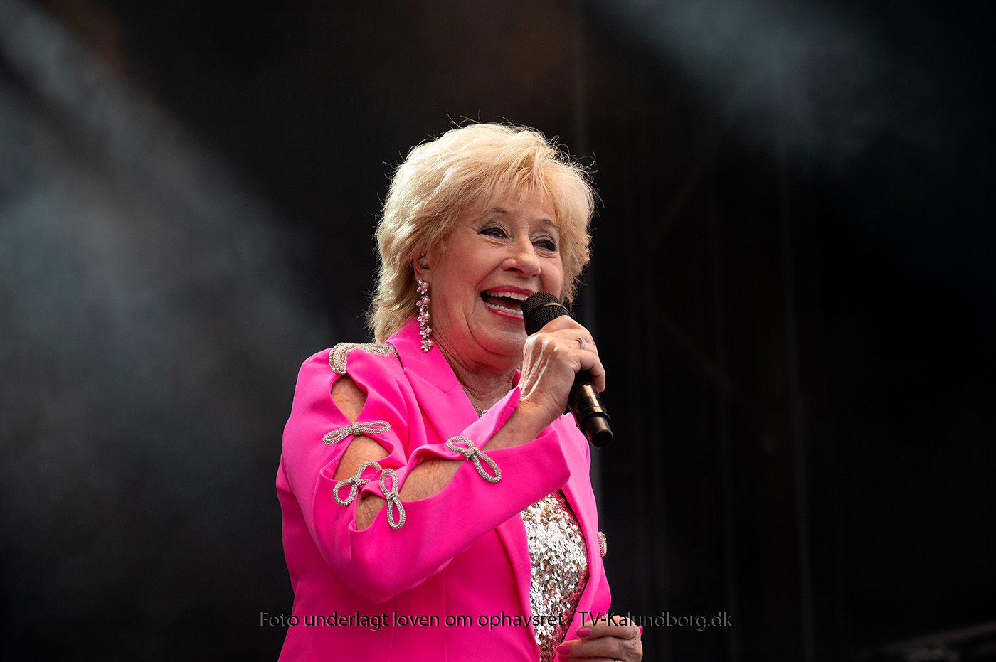 Billedserie: Birthe malede Kalundborg rød