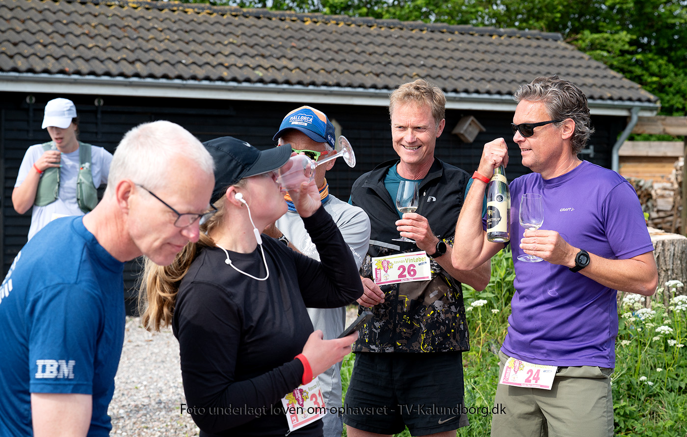 Billedserie: Motionsløb blev skyllet ned med Røsnæs vin