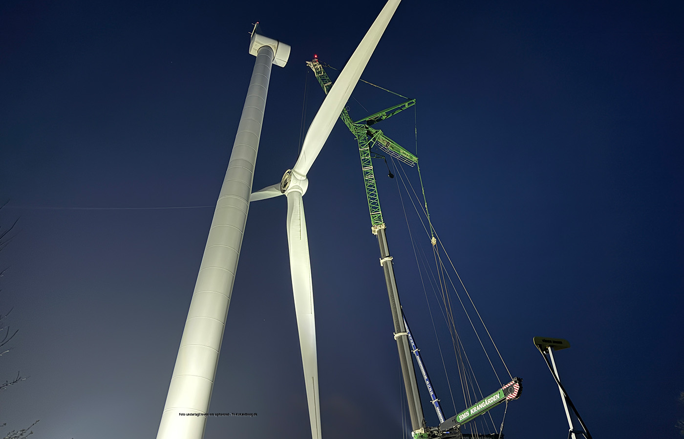 Stor reperation på vindmølle