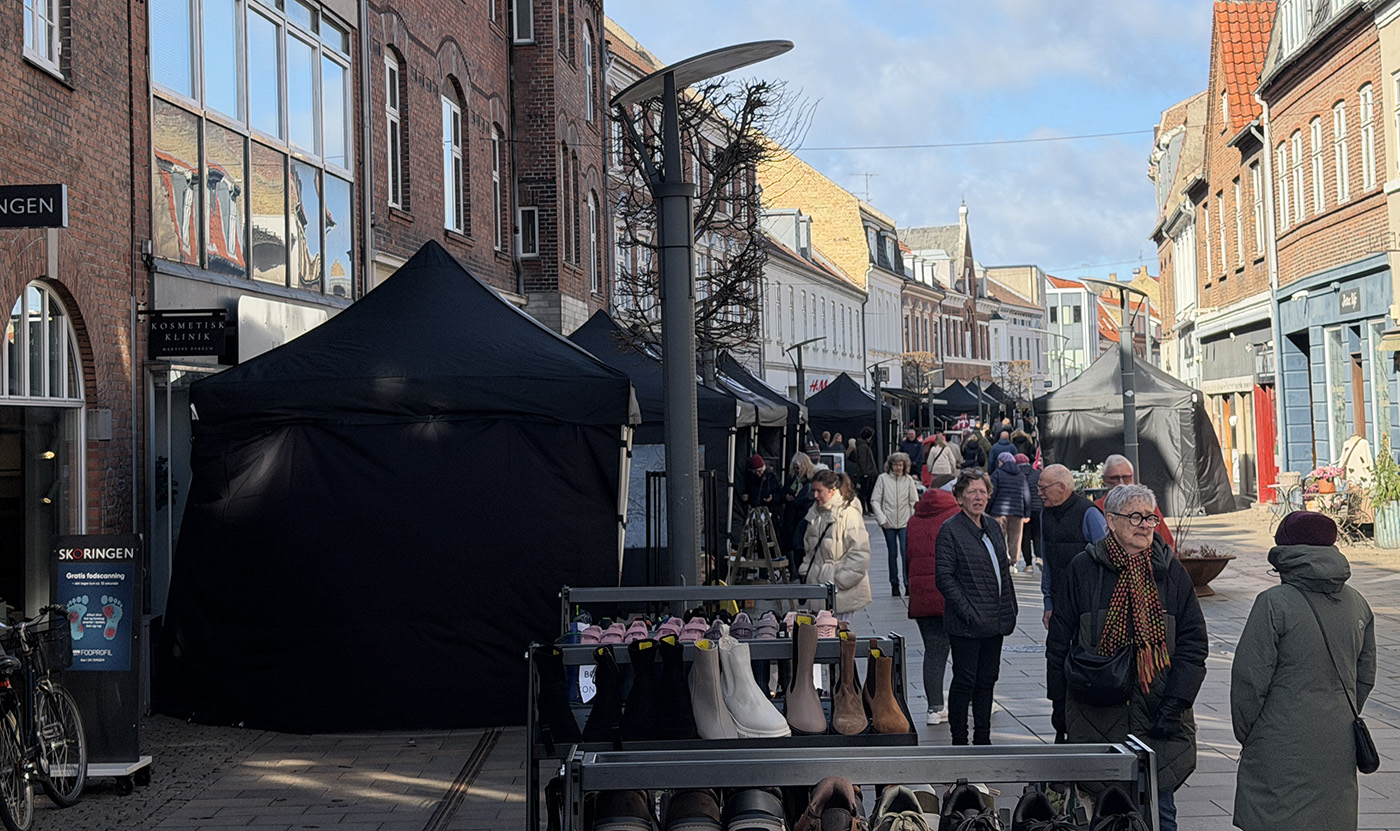 Aftensalg og kunst i byen 