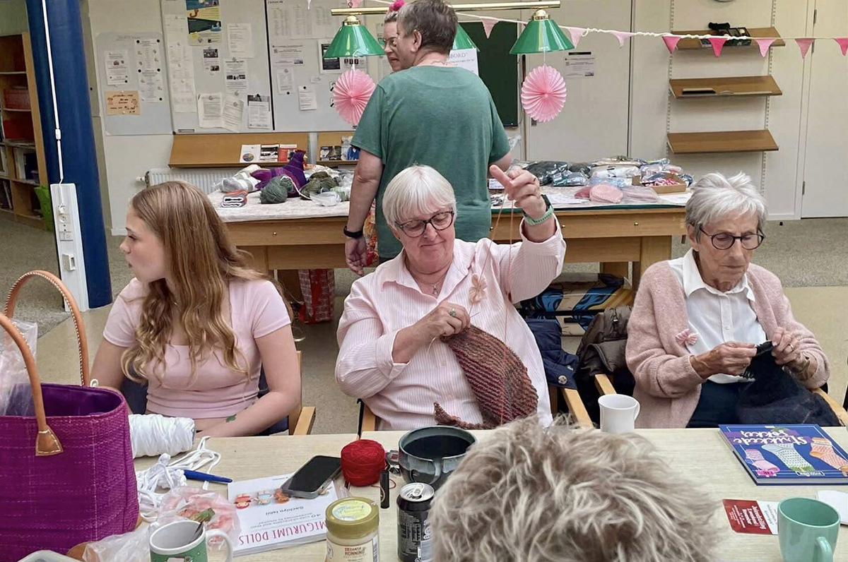 Strikke/kreacafé i den gode sags tjeneste