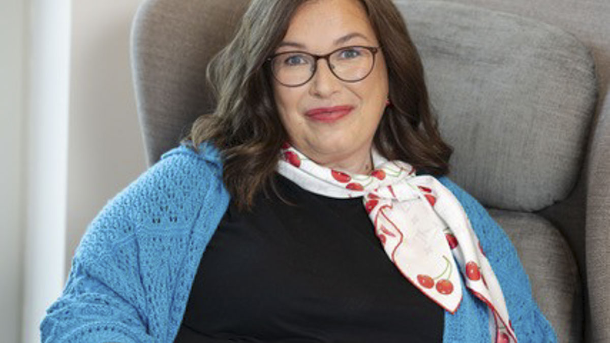 Mød forfatteren, der skriver om kvinder, kærlighed og feel-good romancer