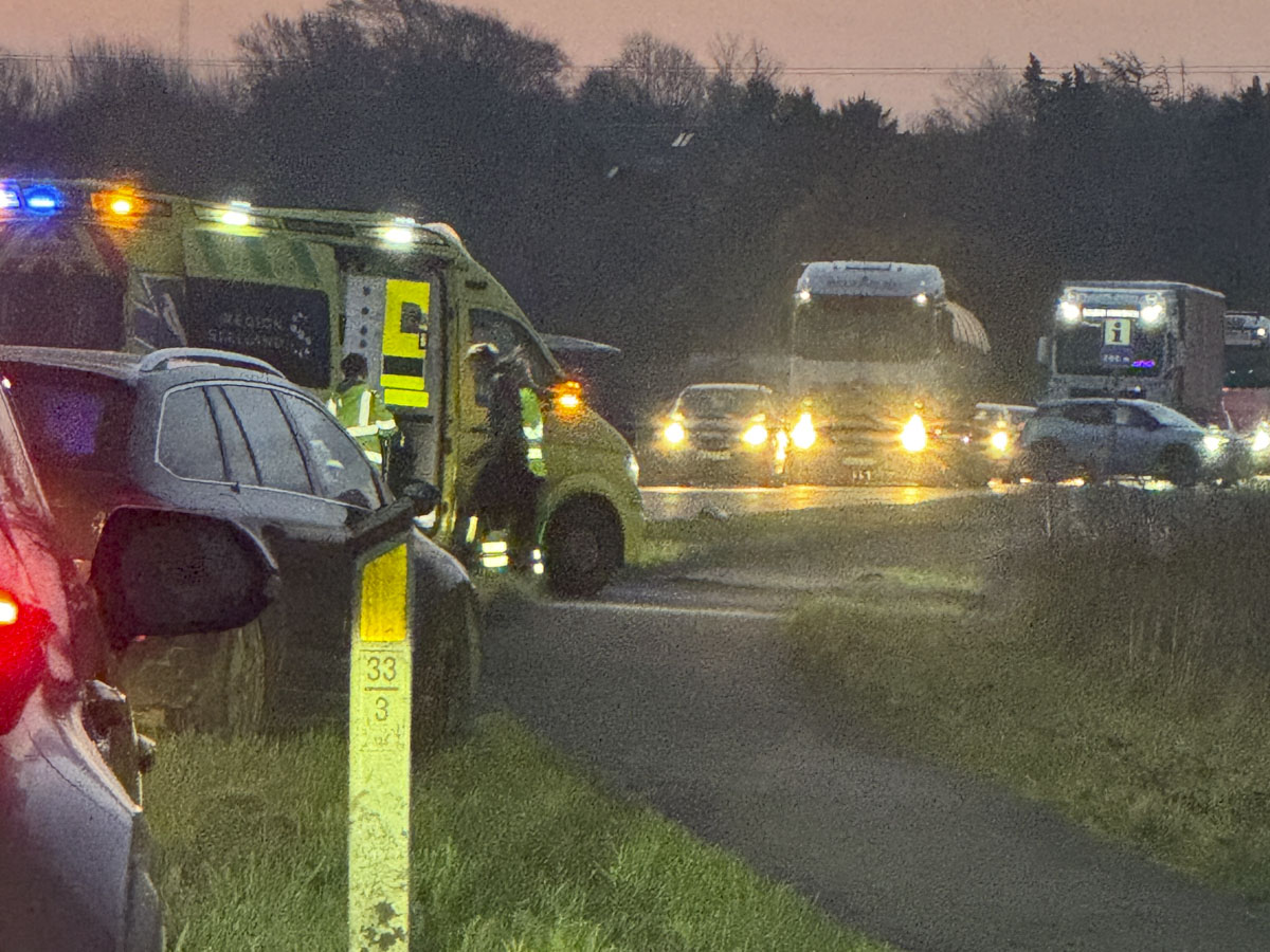 To kassebiler i voldsomt sammenstød