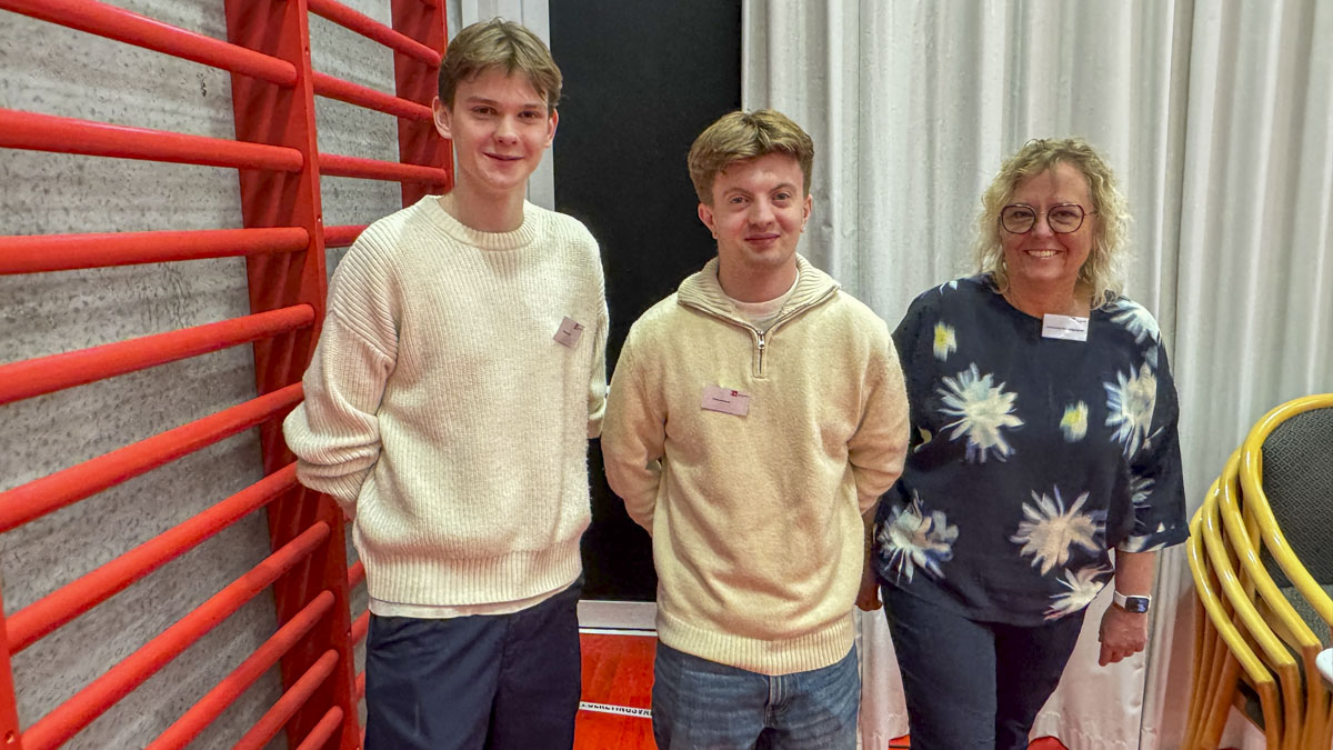 Så åbnede valgstederne