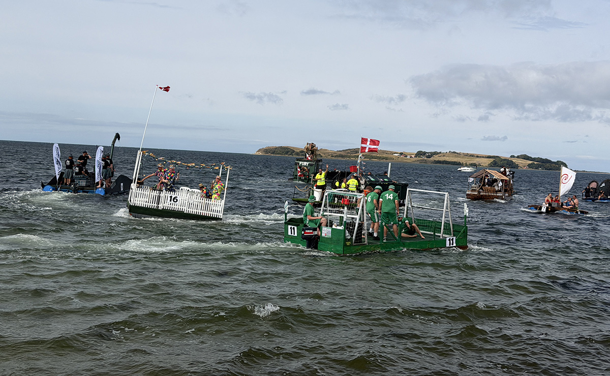 Flere tusinde til badekarrace i Havnsø