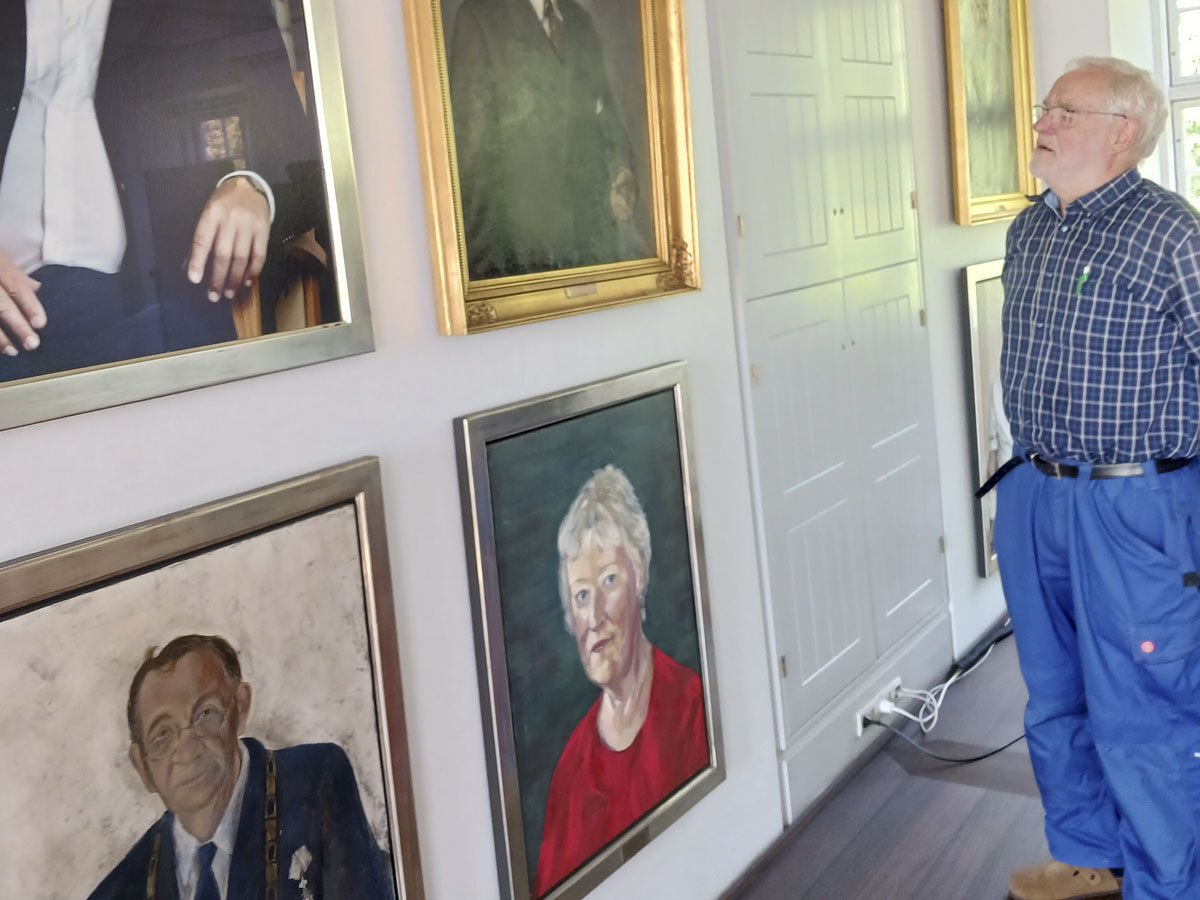 Frøkenen, toldfuldmægtigen og jernbaneportøren