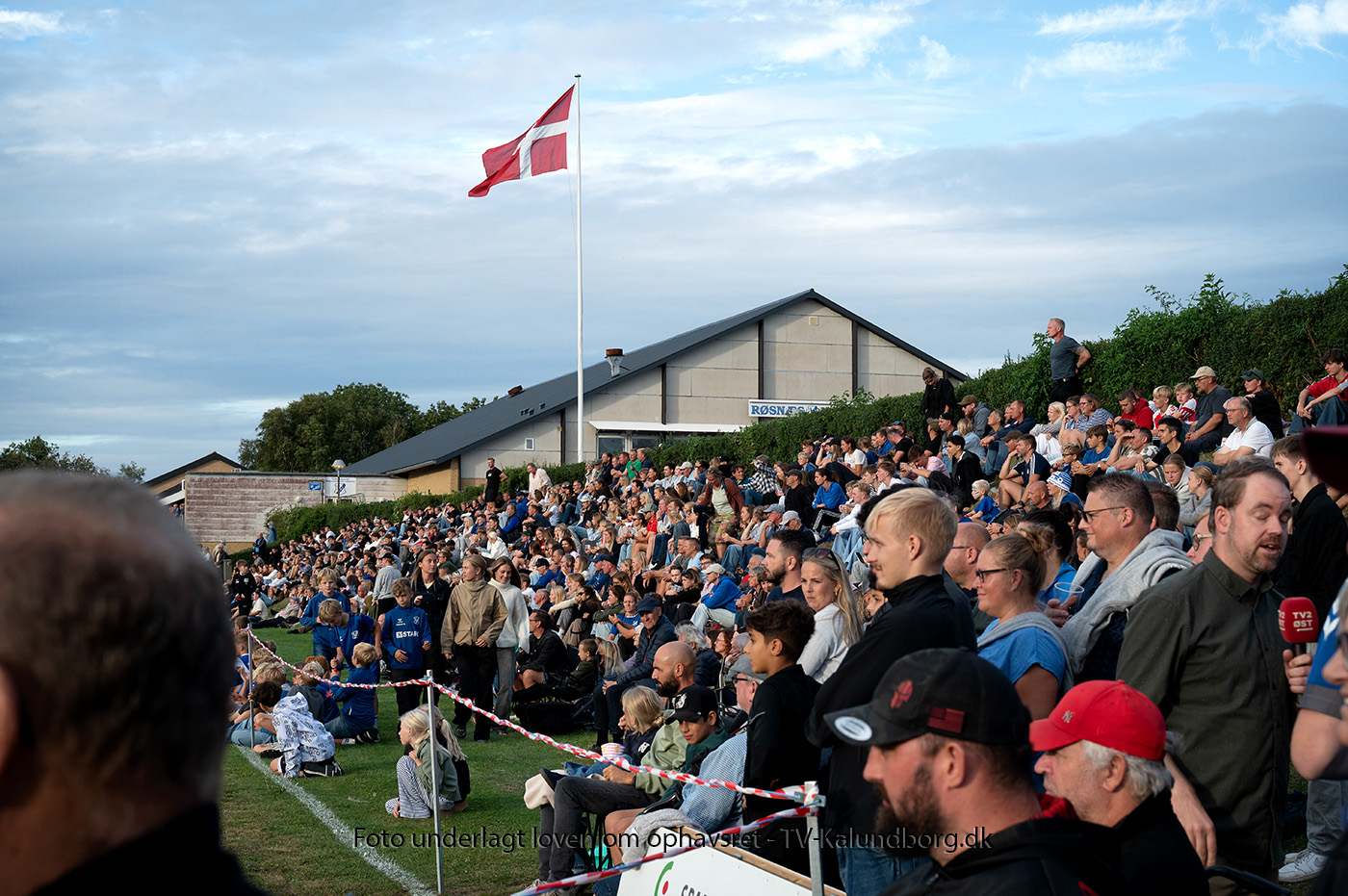Kæmpe fodboldfest trods stort nederlag