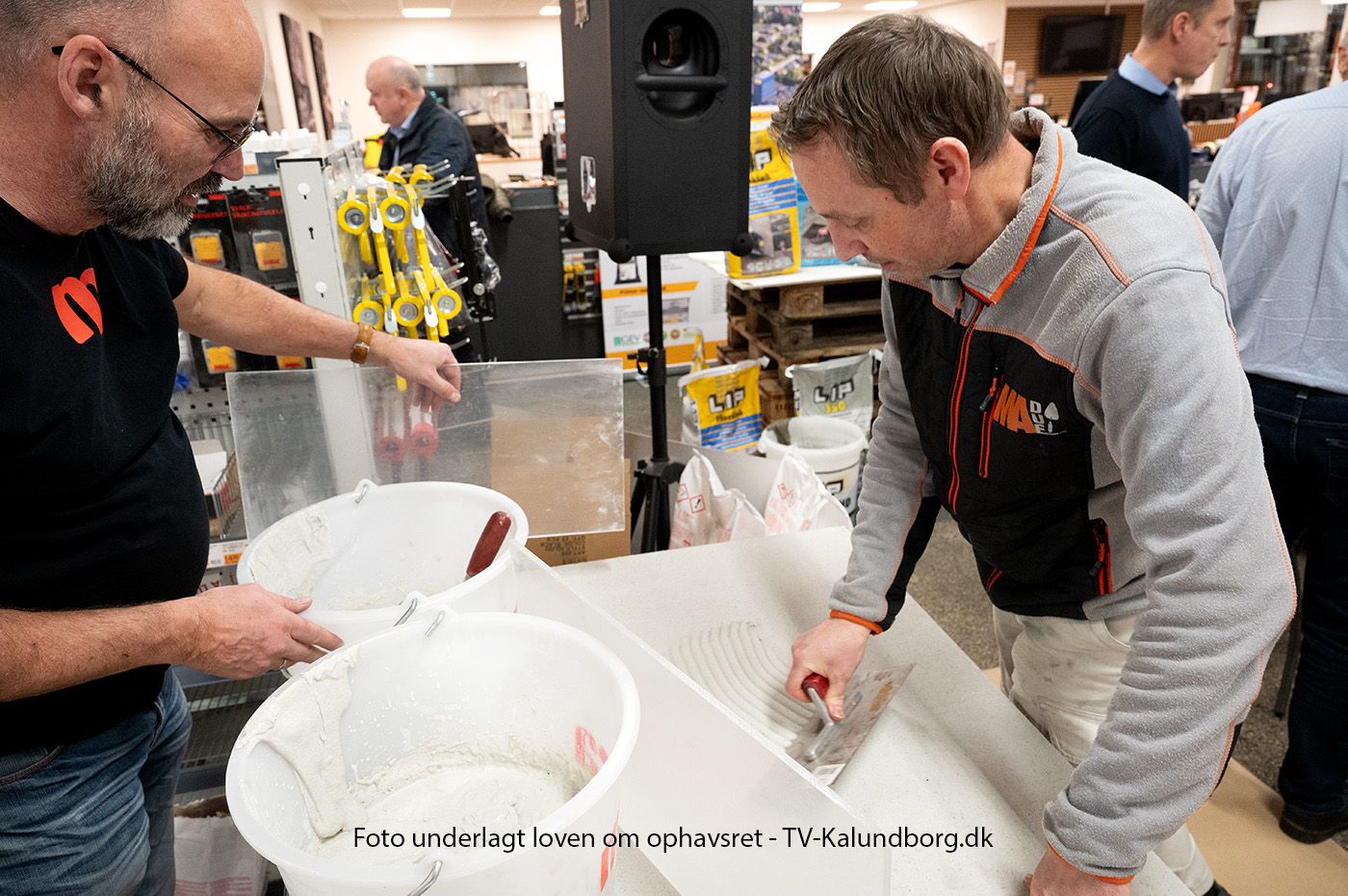 Murer-tips gled ned sammen med stegt flæsk