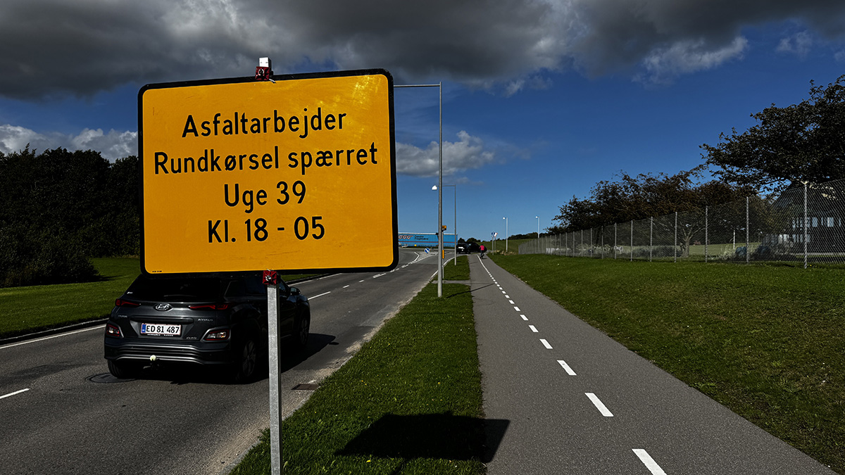 Rundkørsel spærres om natten på grund af asfaltarbejde