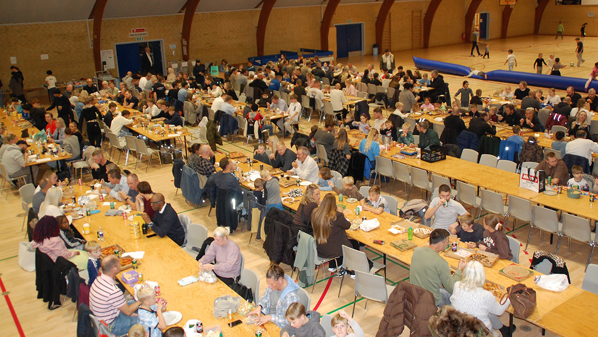 400 til fodboldafslutning med priser, medaljer og freestyle-show