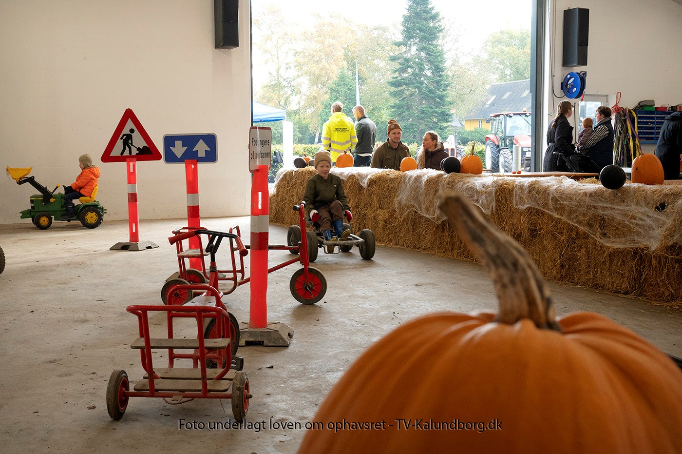 Halloween-arrangement i gårdbutikken for alle på lørdag