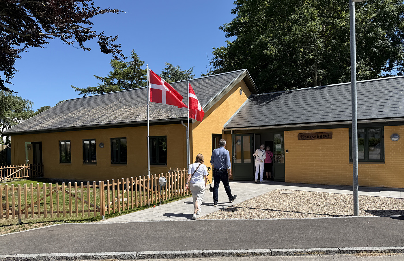 Mere end 100 borgere indviede nyt kulturhus